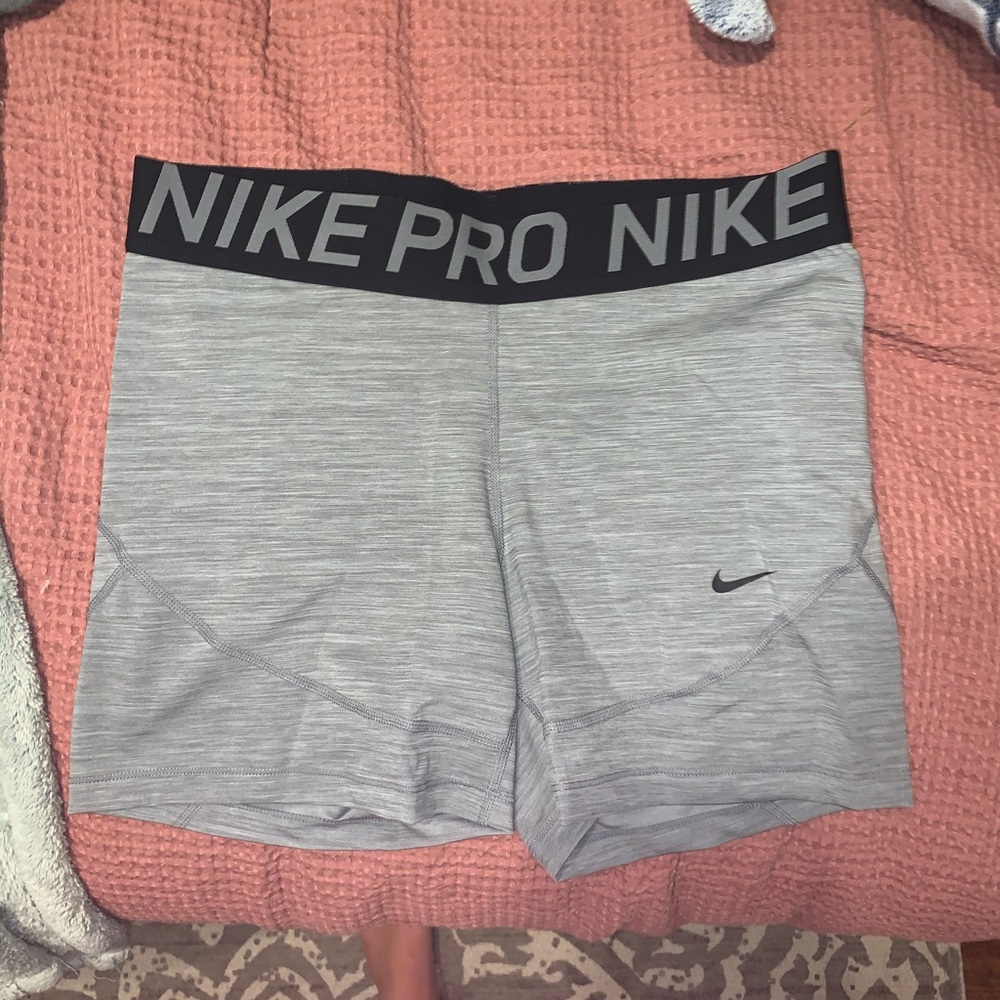 women’s nike pro spandex